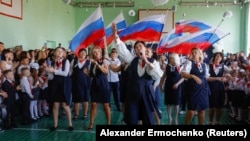 Начало учебного года в одной из школ на территории оккупированной Россией части Донецкой области Украины 2 сентября 2024 года