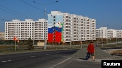 Новостройки в оккупированном Мариуполе, фото сделано осенью 2023 года