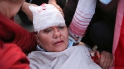 К вечеру, когда у стелы "Минск &ndash; город герой" собрались около пяти тысяч человек, силовики&nbsp;<a href="/a/protesty-minsk/30854377.html">стали действовать крайне жестко</a>: применялись водометы с оранжевой жидкостью вместо воды, дубинки, электрошокеры, слезоточивый газ. Есть раненые