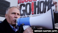 Николай Статкевич во время одной из протестных акций