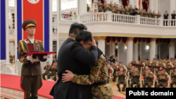 Церемония награждения военных КНДР. Фото ЦТАК