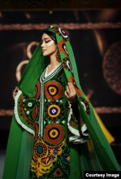 Коллекция «Чакан» от дома моды Хуршеда Сатторова на MILLI FASHION SHOW 2025