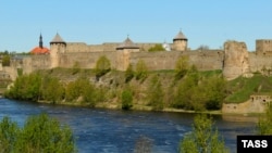 Крепость Ивангород на границе с Эстонией