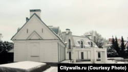 Дмитрий Медведев провел детство в Павловске. В 2024-м фонд "Невский" обзавелся там усадьбой