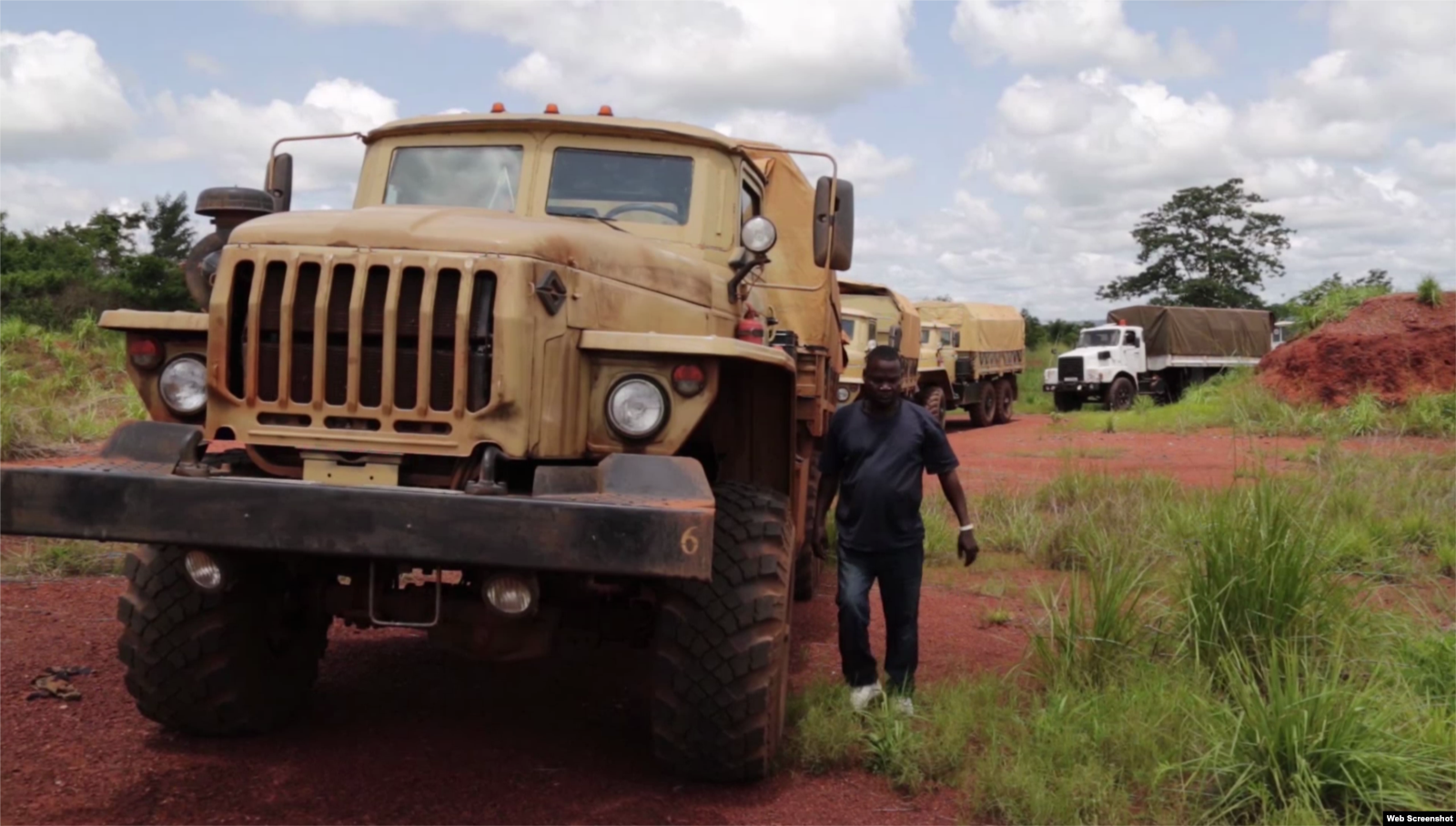 Бронированные «Уралы» неподалеку от Банги, столицы ЦАР