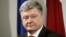 Latvia -p- Ukrainian President Petro Poroshenko attends a joint press conference with Latvian President after their meeting in Riga, April 4, 2017