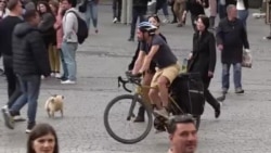 Француз проехал из Львова в Брюссель на велосипеде, чтобы собрать деньги для земляка, который воюет в ВСУ