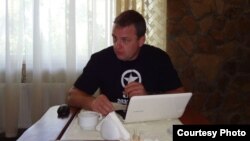 Есипенко за работой