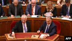 В заседании парламента, где рассматривались поправки к Конституции, принимал участие премьер-министр Виктор Орбан