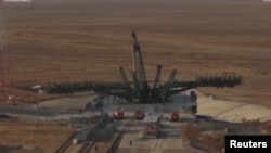 Поврежденный стол для запуска российских пилотируемых ракет на Байконуре